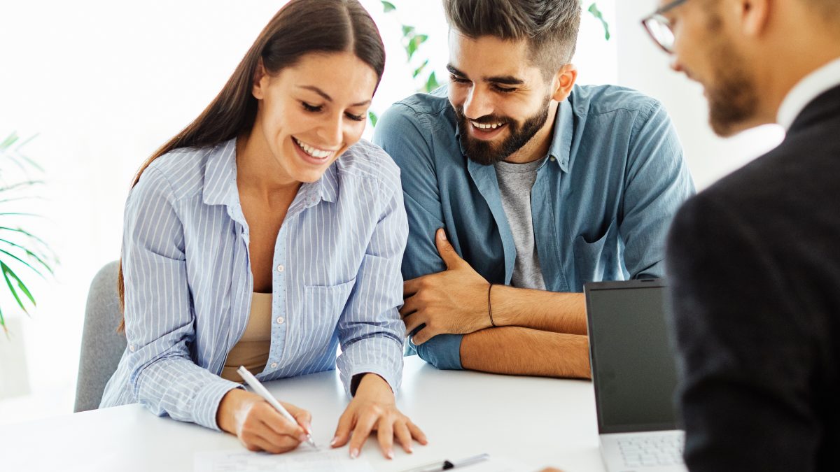 Alza en las compraventas e hipotecas según los Registradores