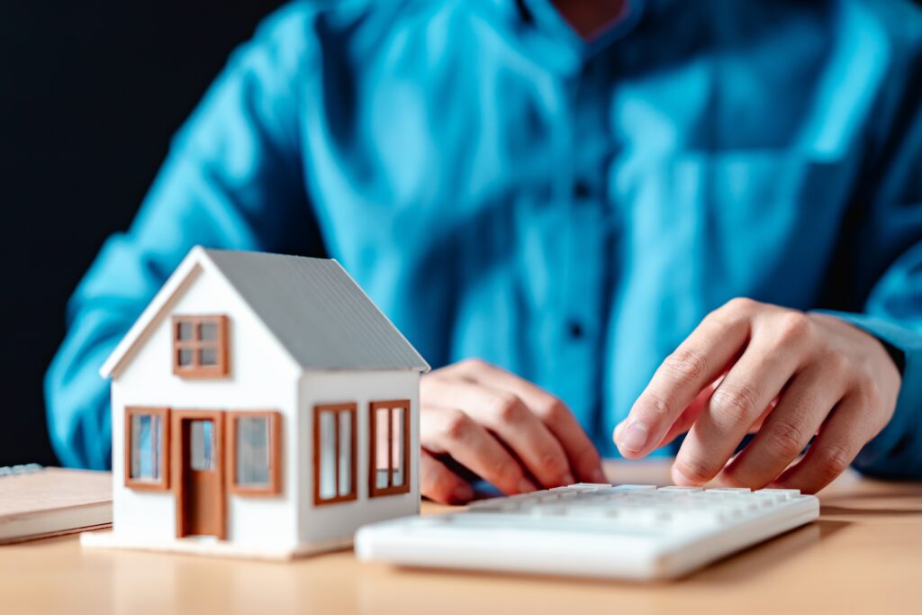 calculando dinero para la casa 'alt'