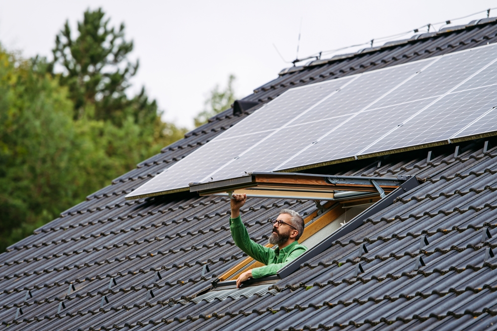 PropTech en tu hogar familiar: tecnología inteligente para ahorrar energía